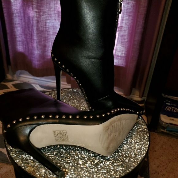 Ankle Boots - Picture 2 of 3